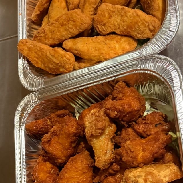 Tray of Mix of Chicken Wings and Chicken Tenders.
